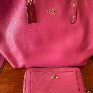 Coach purse and wallet